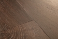 Panel winylowy Quick-Step Bloom AVMPU40199 — Dąb czekoladowy jesienny - detal struktury producenta 3