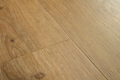 Panel winylowy Quick-Step Blos AVSPU40025 — Dąb wiejski naturalny - detal struktury producenta 3