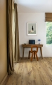 Panel winylowy Quick-Step Blos AVSPU40029 — Postarzany kasztanowiec naturalny - aranzacja producenta 1