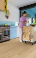 Panel winylowy Quick-Step Blos AVSPU40321 — Dąb coast beżowy - aranzacja producenta 1