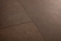 Panel winylowy Quick-Step Oro AVSTU40233 — Skała cynamonowa - detal struktury producenta 2